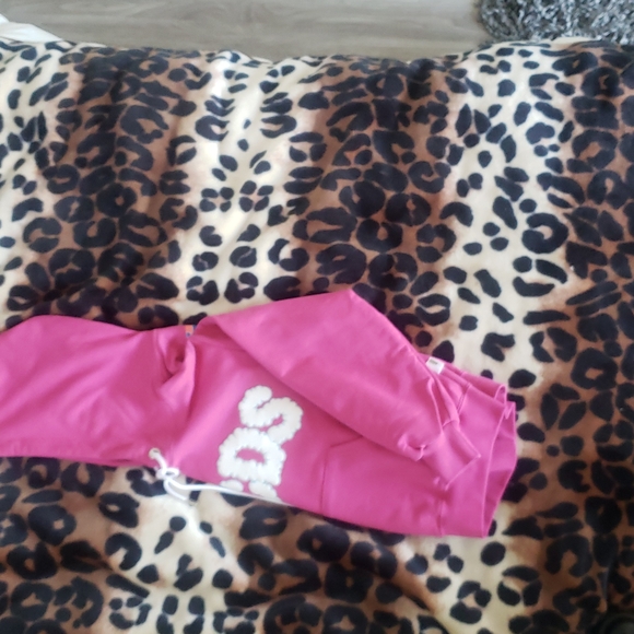 bnwot ***GCDS Fuschia Care Bears print hoodie*** - Picture 8 of 12